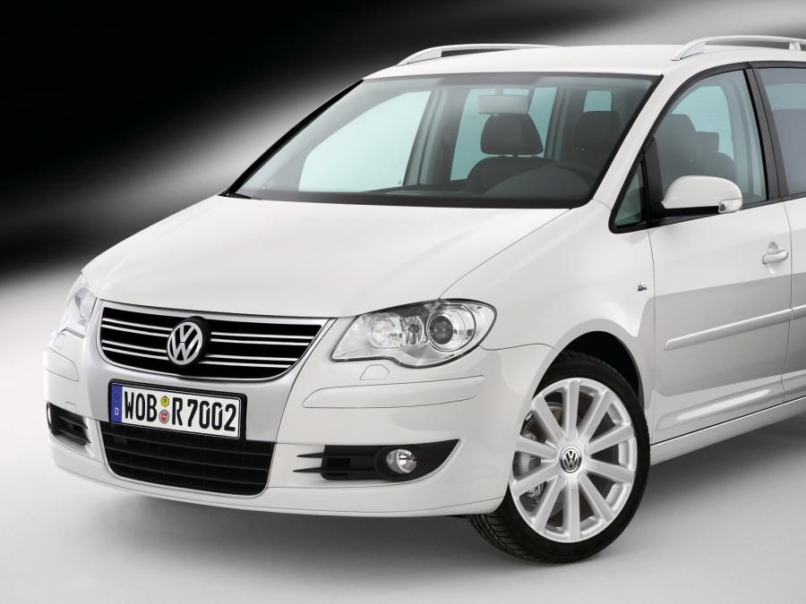  Volkswagen Touran 2.0 TDi R-Line 2007 года  (фото 4 из 5)